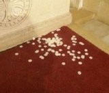 33103_asi_quedaron_las_sagradas_formas_tras_el_asalto